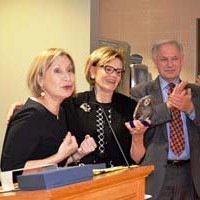 Cathy Leiber receiving JRR Fearless Leader Award
